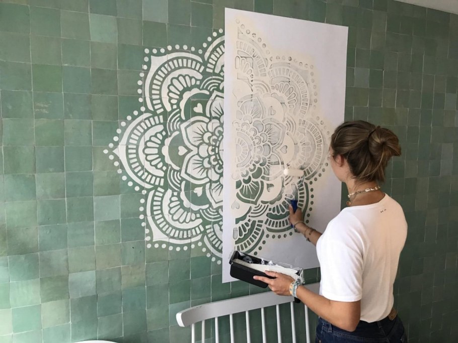 Трафареты для окраски стен