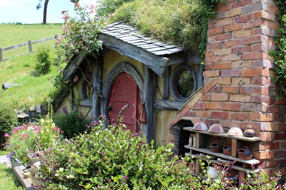 Хоббичья Нора погреб