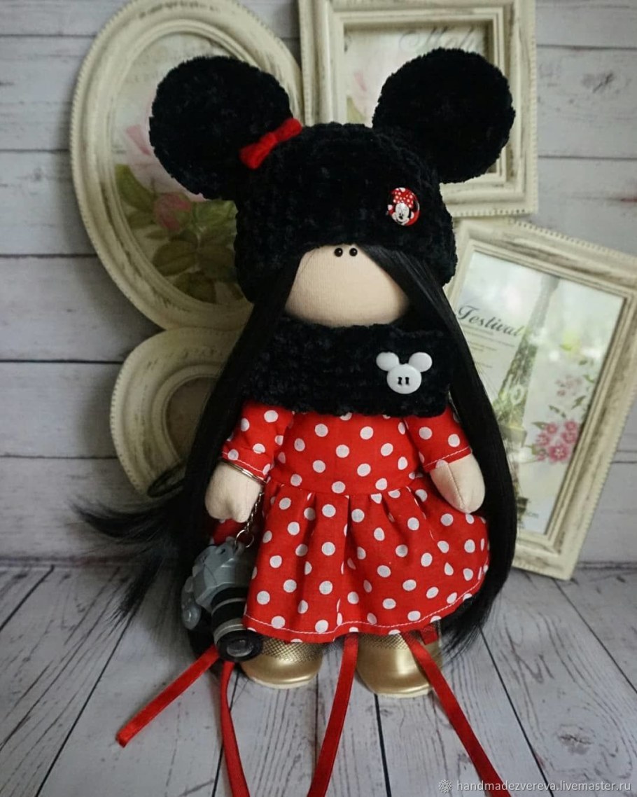 Куклы в интерьере