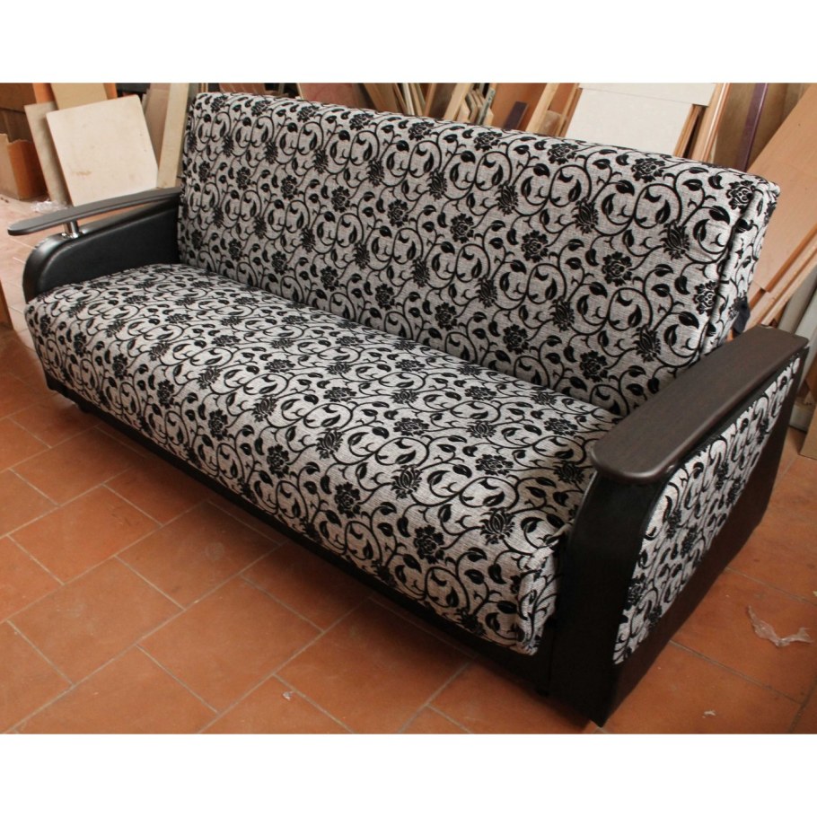 Диван выдвигающийся вперед