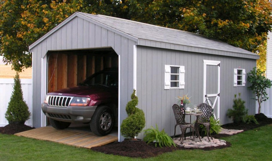 Каркасный гараж из дерева