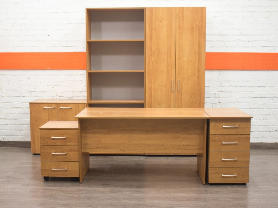 Комплект офисной мебели