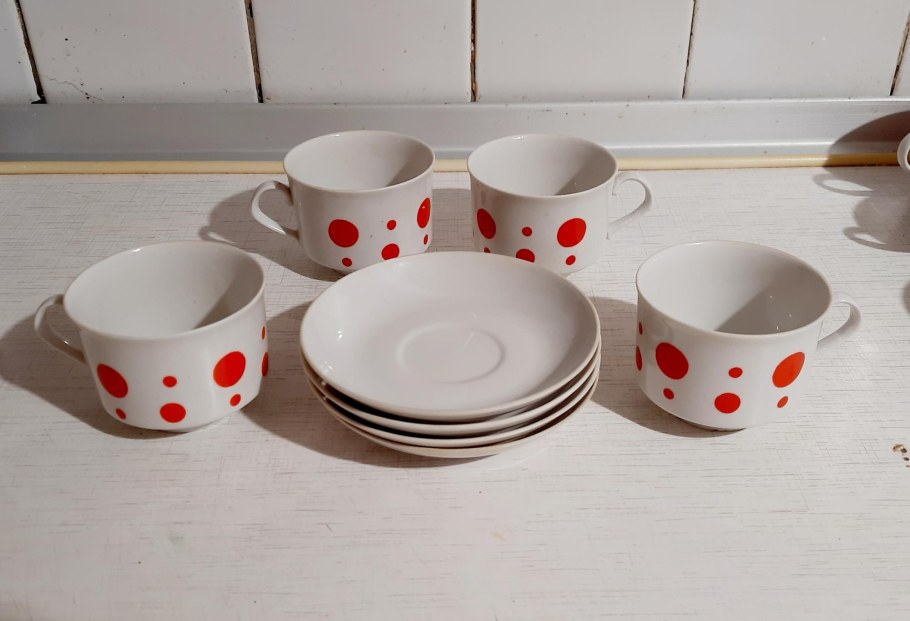 Наборы посуды для сервировки стола