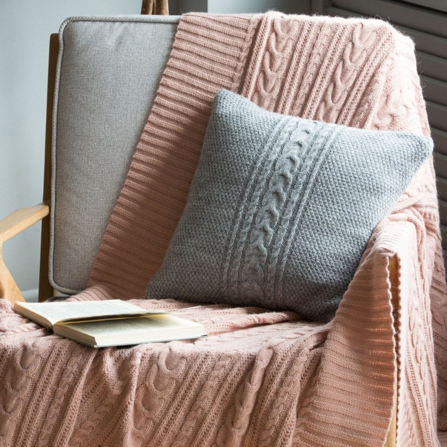 Вязаные подушки