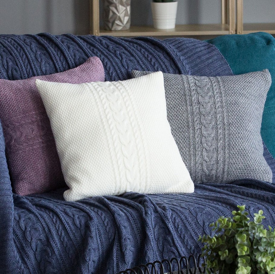 Вязаные декоративные подушки