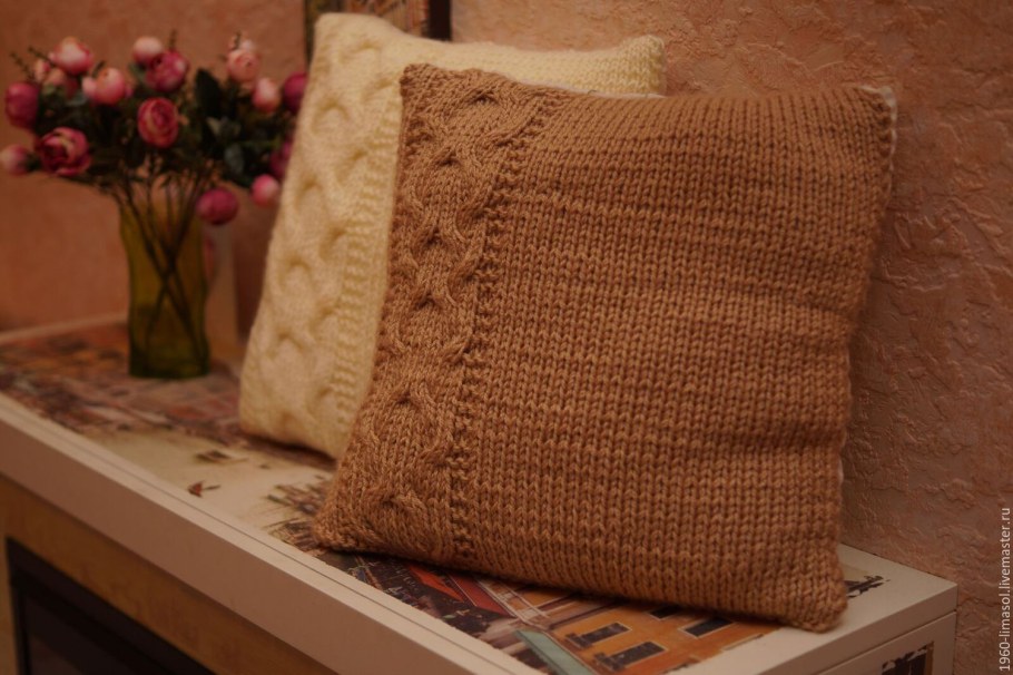 Необычные диванные подушки