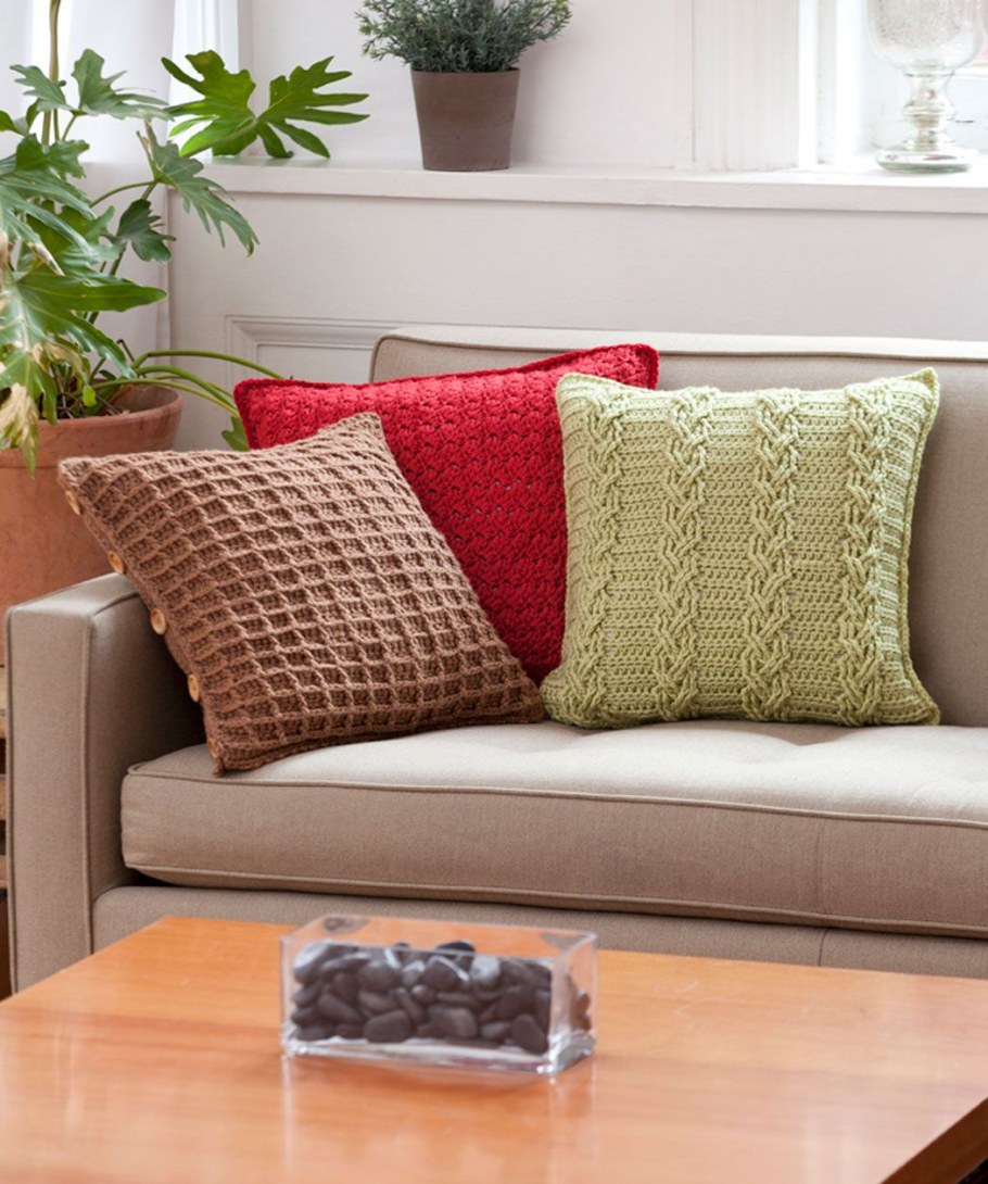 Подушка спицами