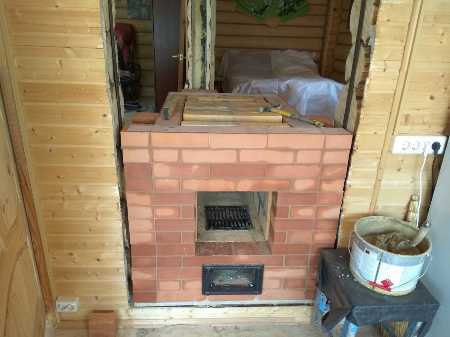 Дачная кирпичная отопительно-варочная печь