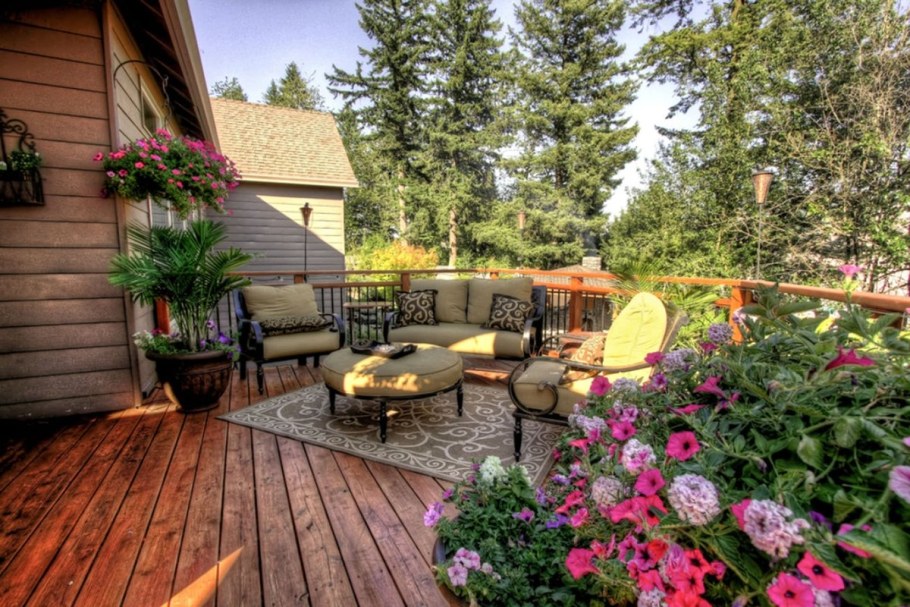 Беседка газебо современная