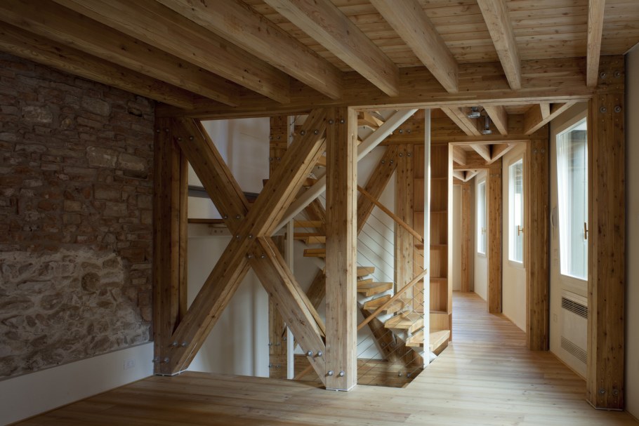 Реконструкция деревянного дома