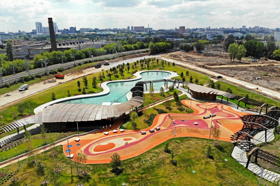 Центр синхронного плавания Анастасии Давыдовой открытый бассейн