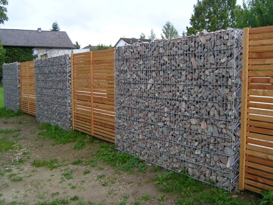 Постройка деревянных заборов