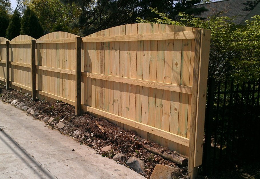 Постройка деревянных заборов