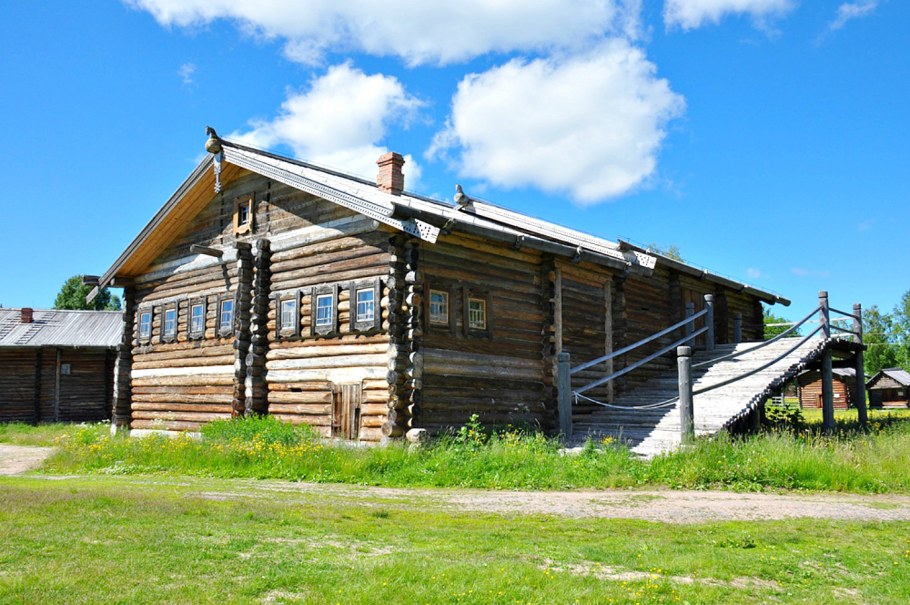 Малые Карелы музей деревянного зодчества