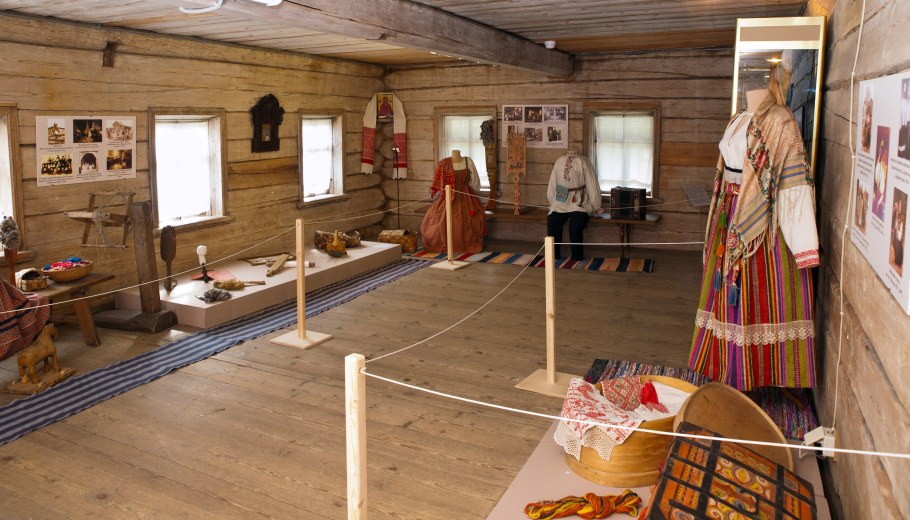 Малые Карелы музей деревянного зодчества