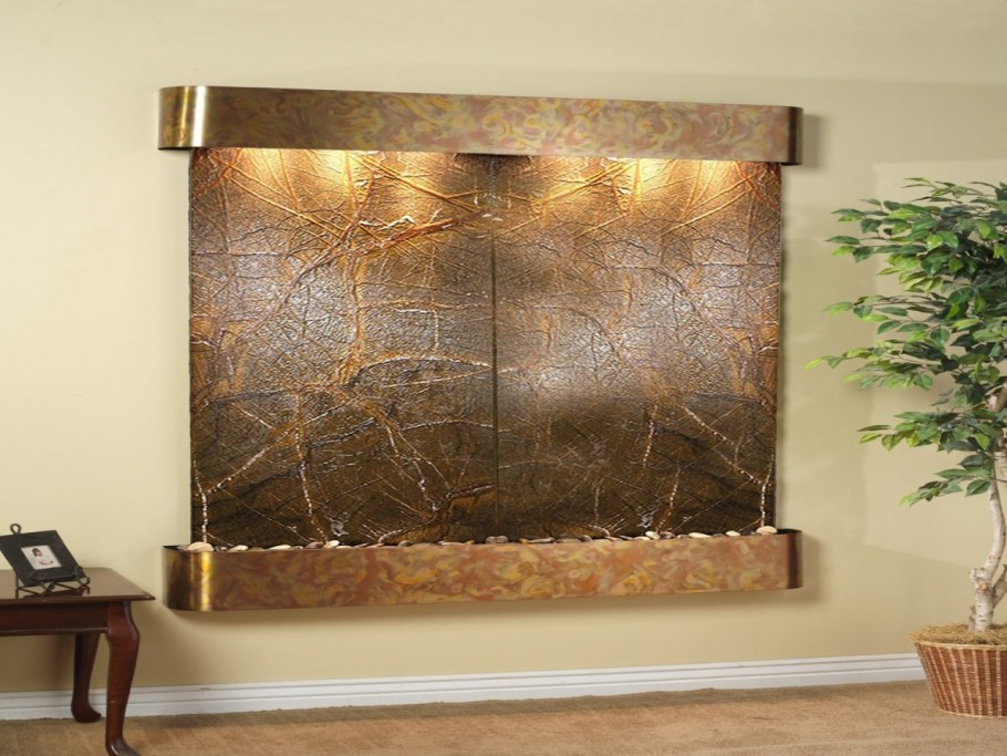 Фонтан плачущая стена