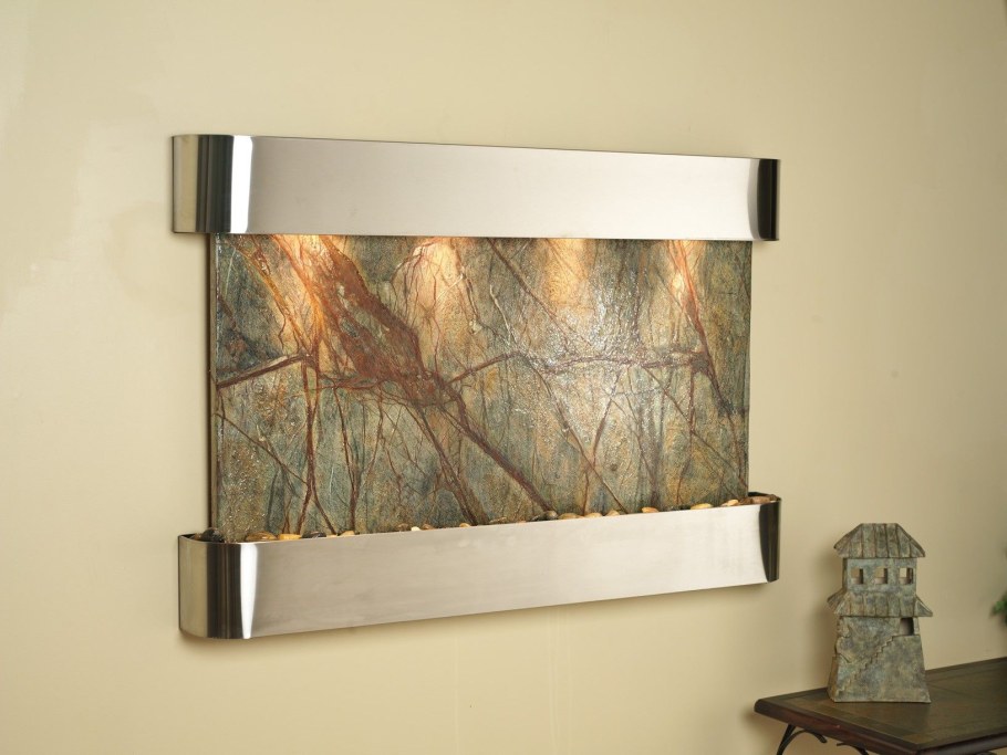 Настенный водопад