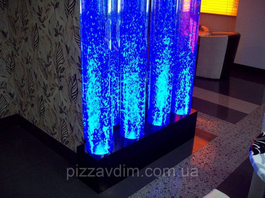 Водопад по стеклу с логотипом