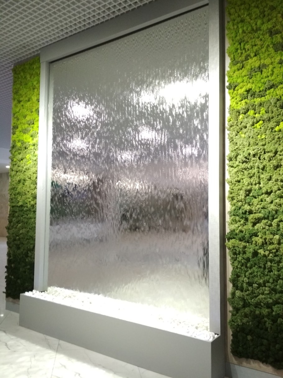 Настенный водопад