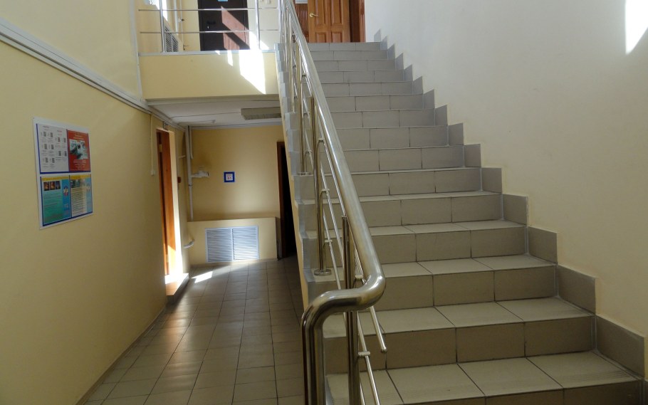 Лестница ввид с боку чертеж