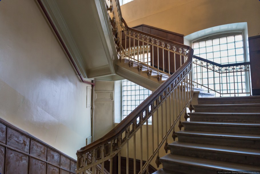 Always use the Handrails on Stairways.