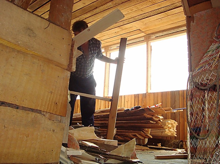 Деревянный интерьер загородного дома