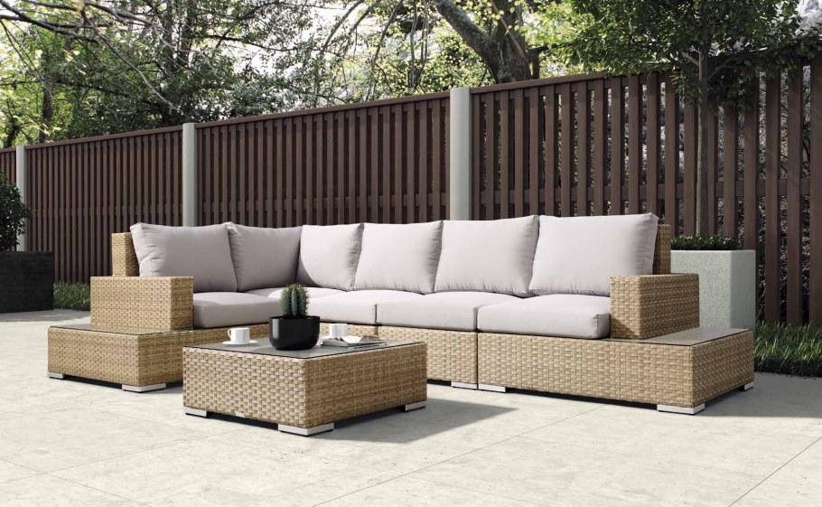 Уличный диван