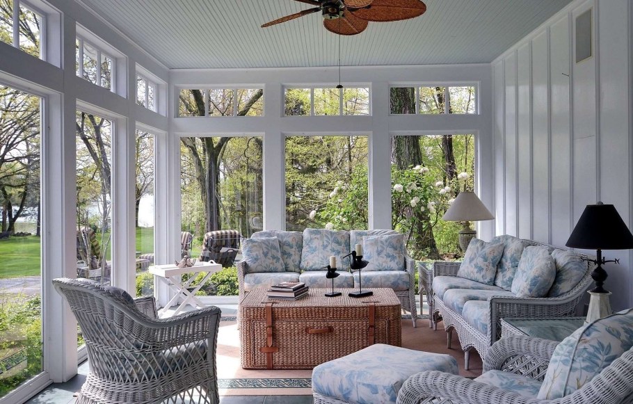 Остекление веранды Рехау