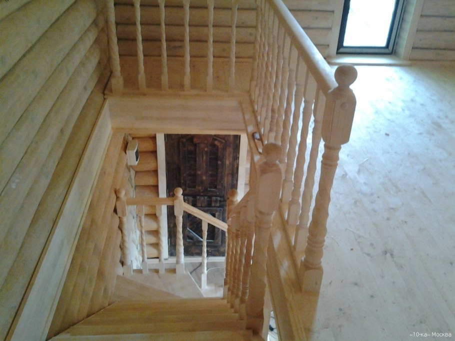 Лестница на 2 этаж на даче