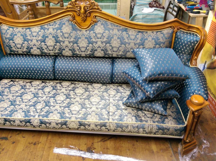 Обивка дивана