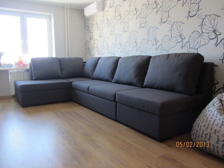 Угловой диван в квартире