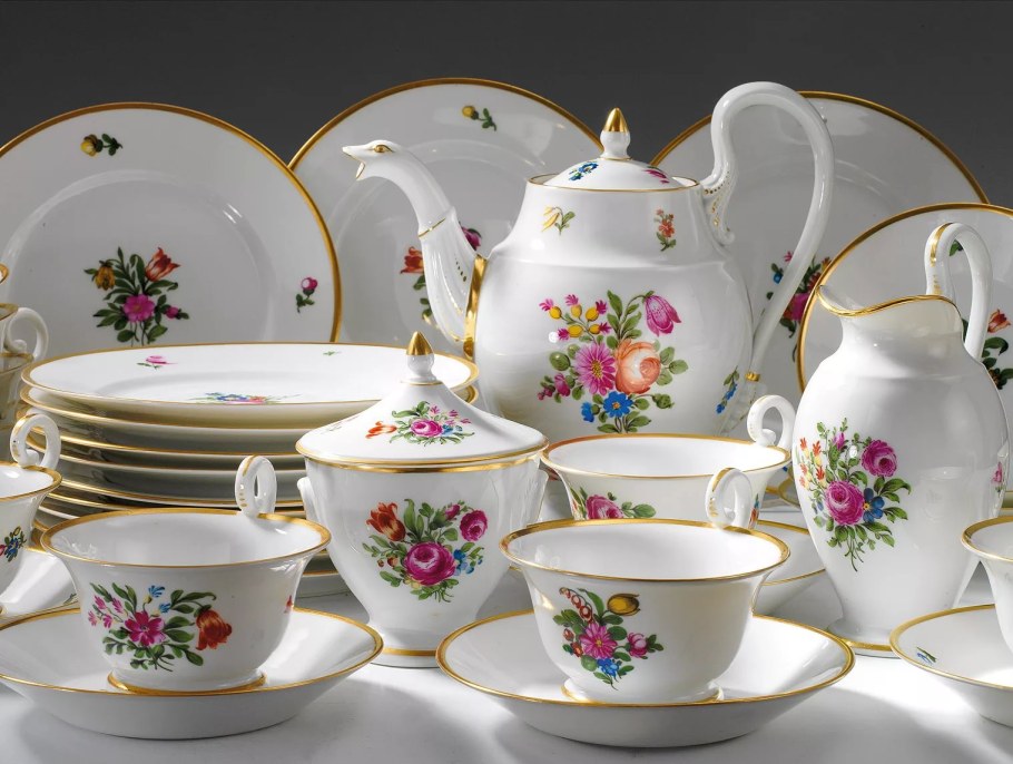 Фарфоровая и фаянсовая посуда