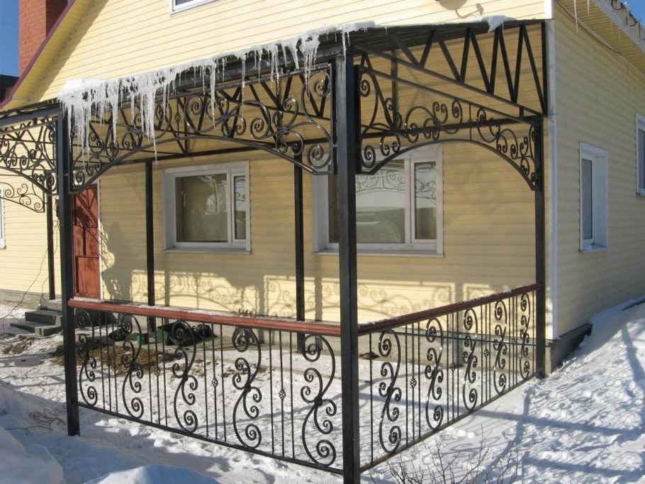 Терраса к дому из металла