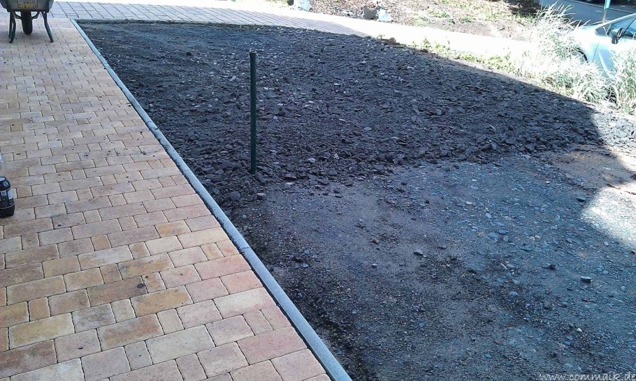 Заезд для машины на даче