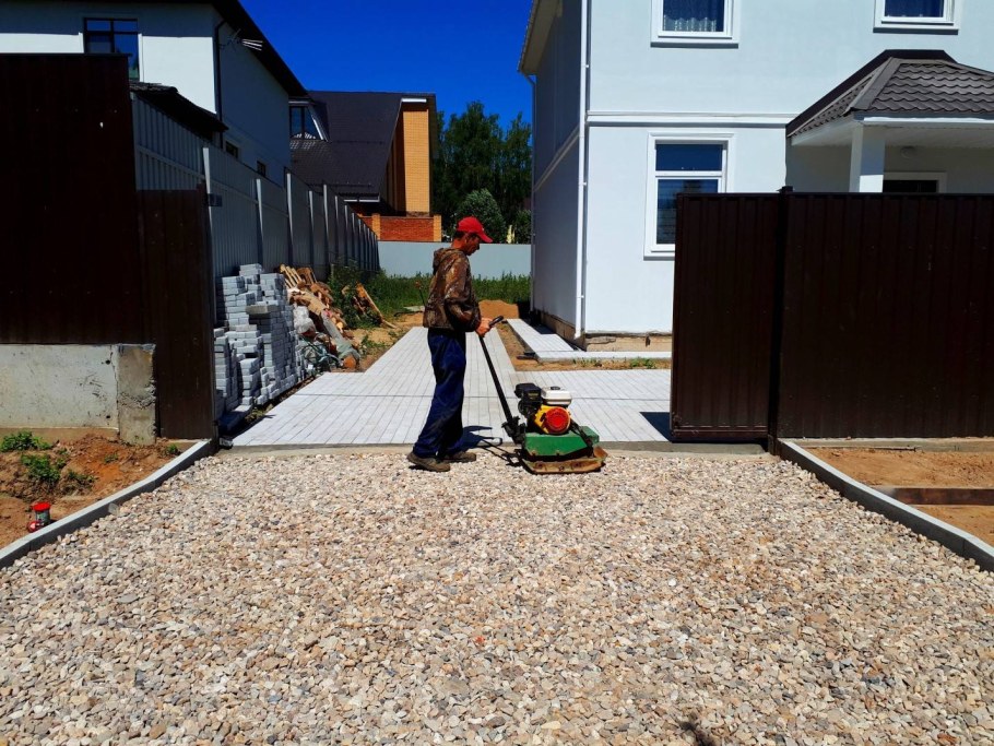 Парковочная площадка из щебня