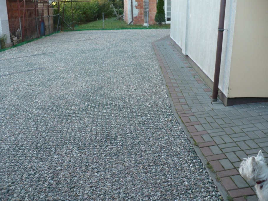 Подъезд к гаражу из щебня