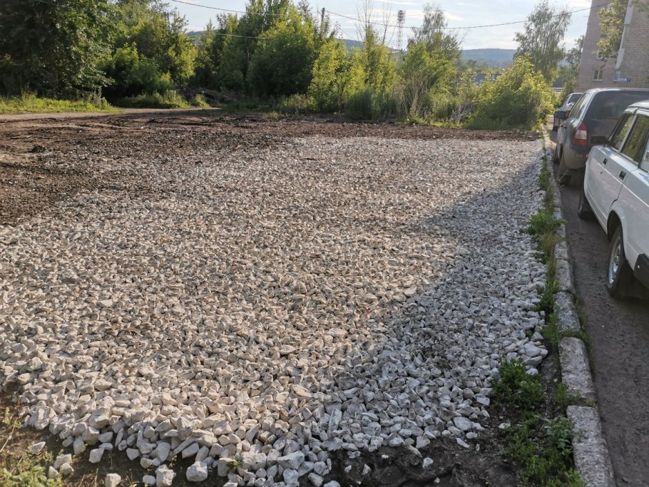Отсыпка участка щебнем