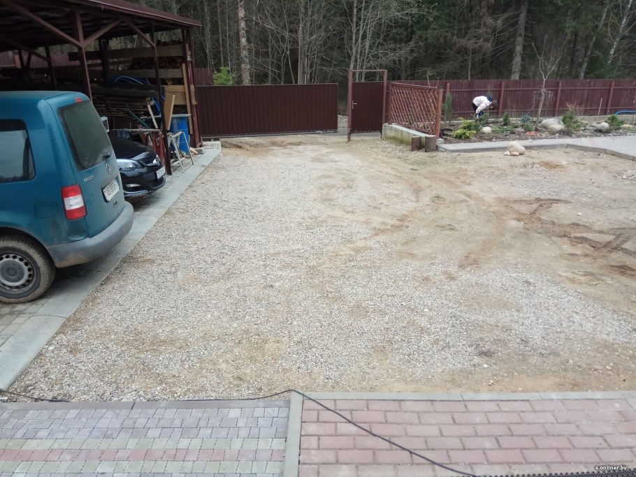 Ограждение парковки на даче