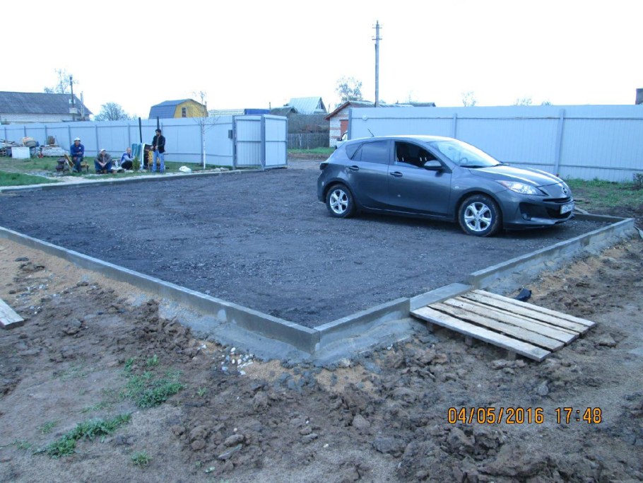 Заезд для машины на даче