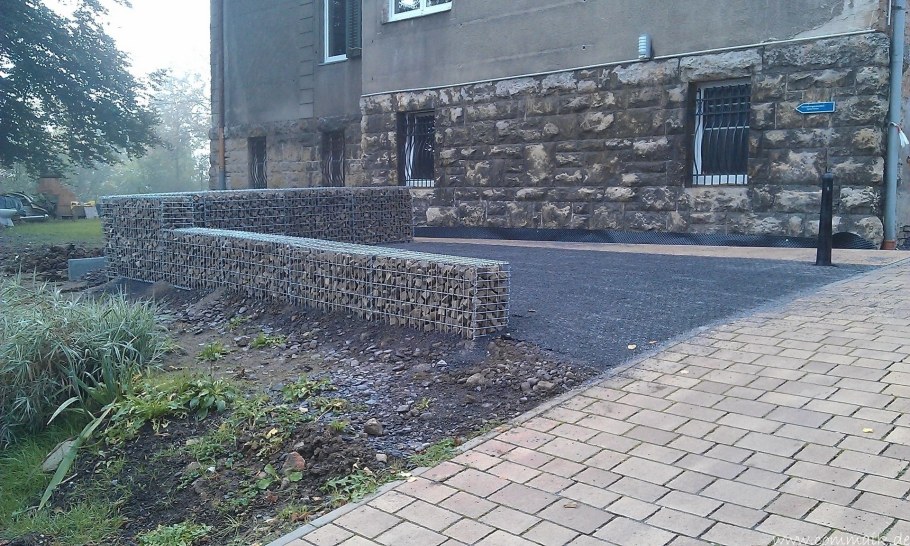 Отсыпка участка щебнем