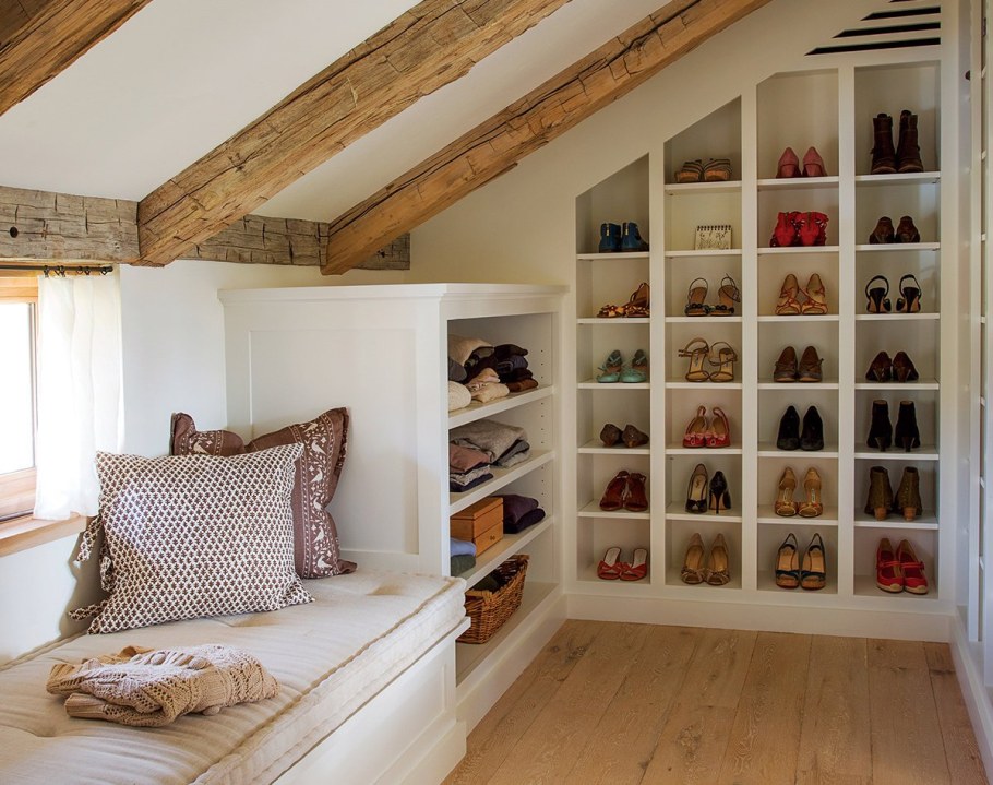 Встроенные шкафы в мансардном этаже