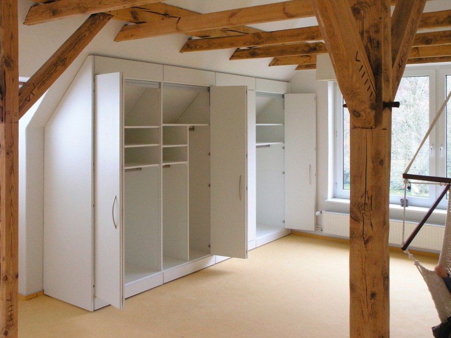 Гардеробные на мансарде