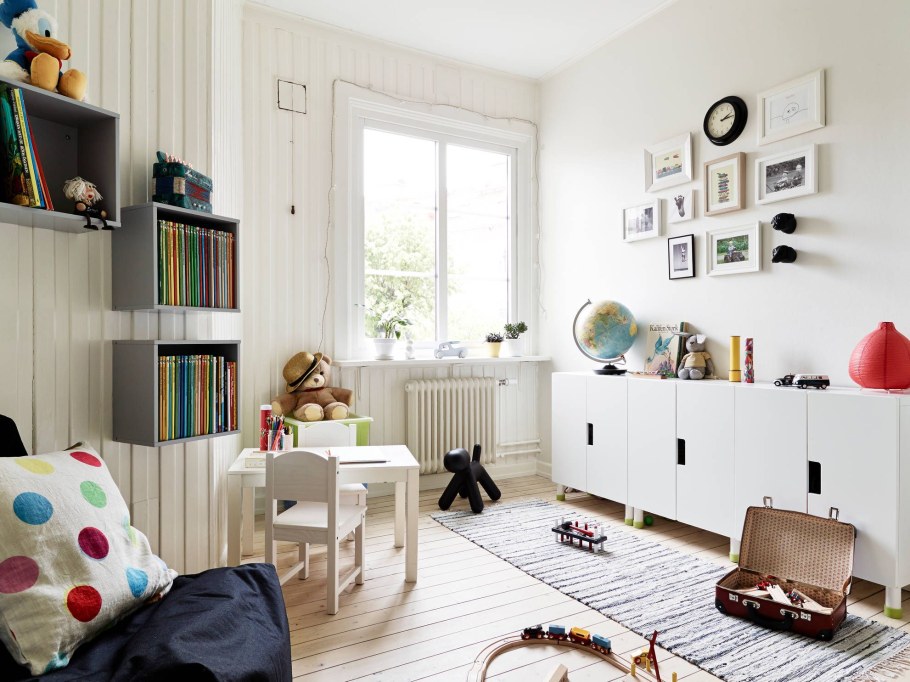Детский шкаф в скандинавском стиле