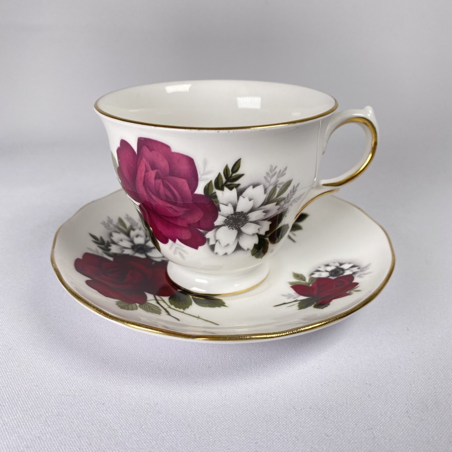 Английский костяной фарфор