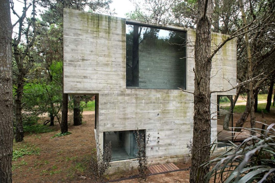 Домик из бетона