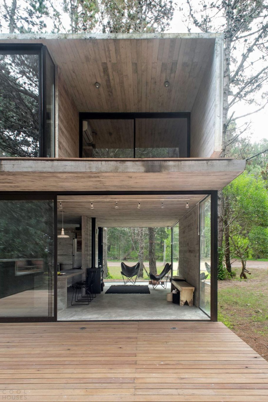 Стеклянный домик