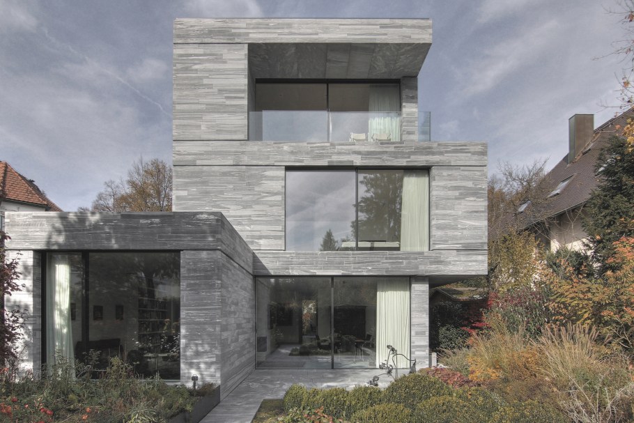 Маленький бетонный дом