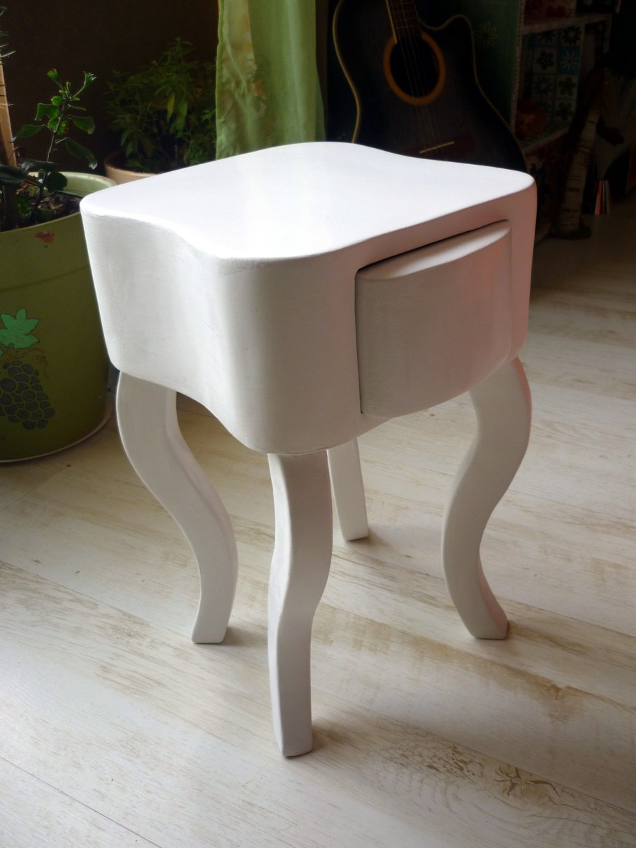 Столик из папье маше
