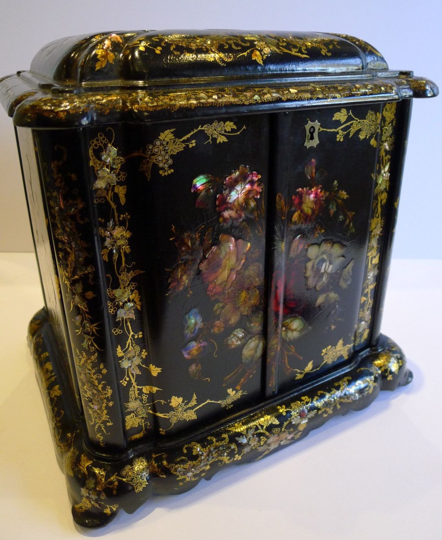 Мебель в африканском стиле