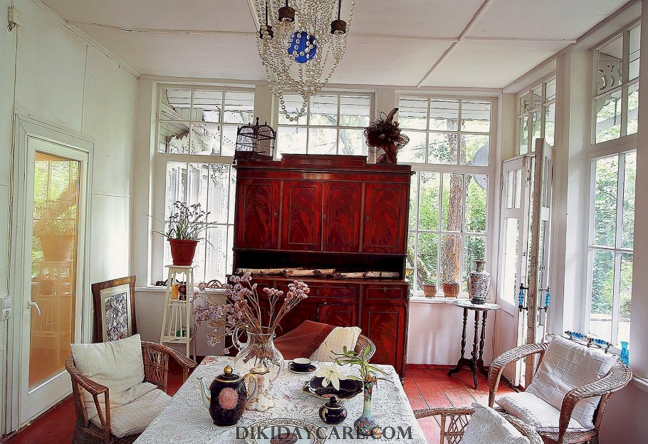 Интерьер веранды в стиле русской усадьбы